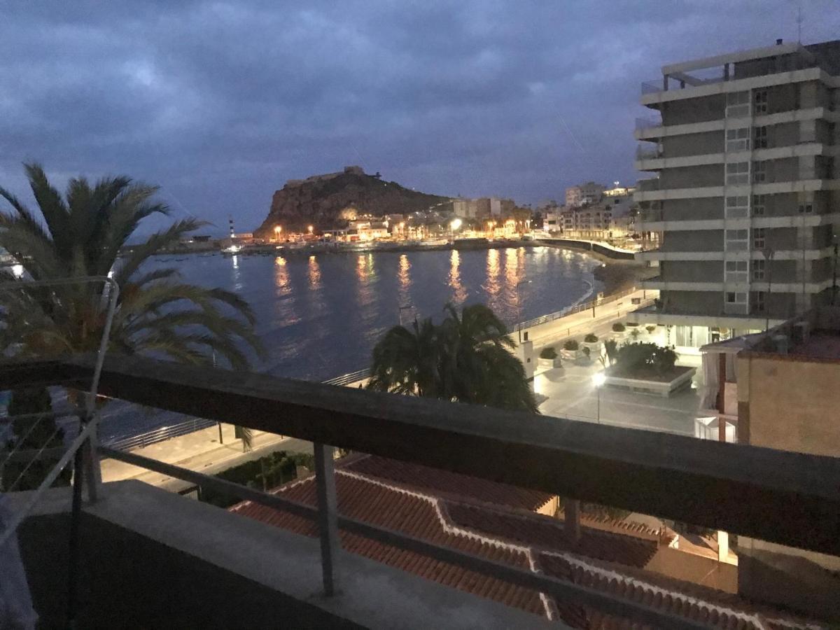 Primera Linea De Playa Con Vistas Al Mar Apartment